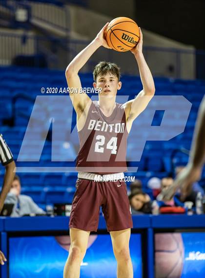 Thumbnail 2 in Benton vs. Warren photogallery.