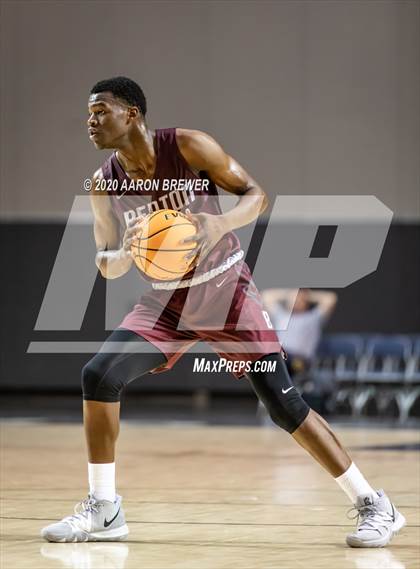 Thumbnail 1 in Benton vs. Warren photogallery.