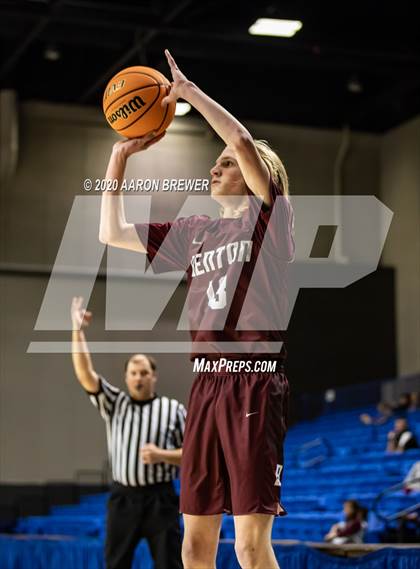 Thumbnail 2 in Benton vs. Warren photogallery.