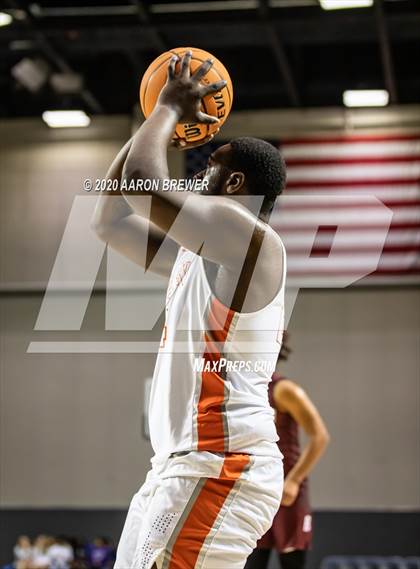 Thumbnail 3 in Benton vs. Warren photogallery.