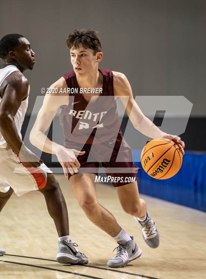 Thumbnail 2 in Benton vs. Warren photogallery.