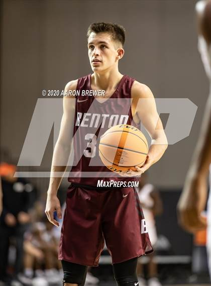 Thumbnail 3 in Benton vs. Warren photogallery.