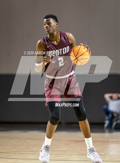 Thumbnail 3 in Benton vs. Warren photogallery.