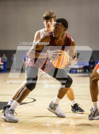 Thumbnail 1 in Benton vs. Warren photogallery.