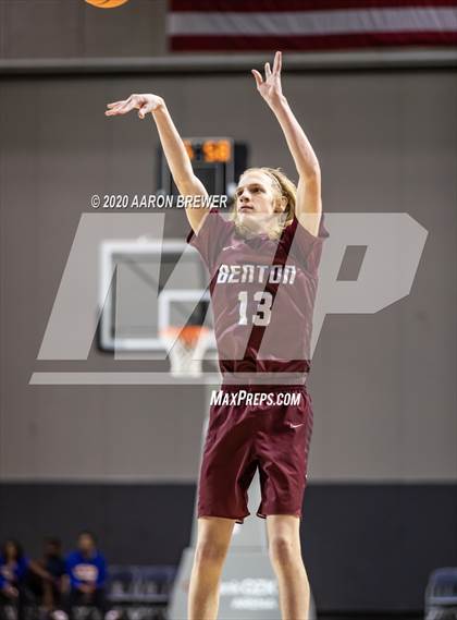 Thumbnail 1 in Benton vs. Warren photogallery.