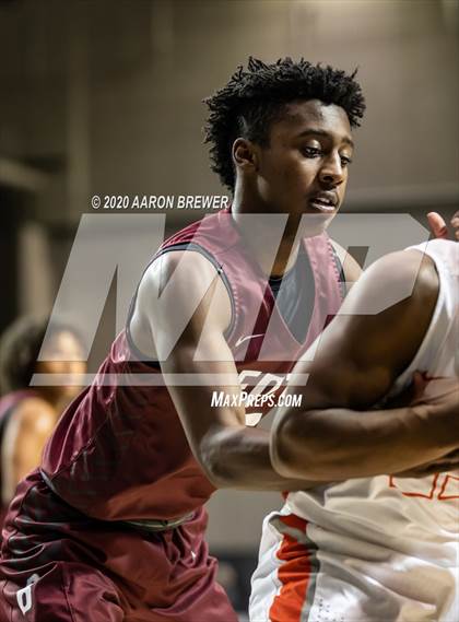 Thumbnail 3 in Benton vs. Warren photogallery.