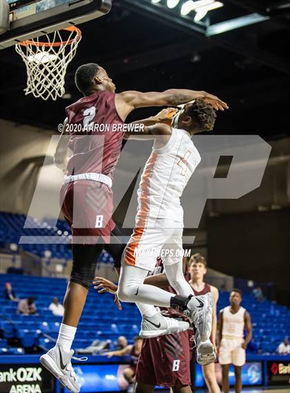 Thumbnail 3 in Benton vs. Warren photogallery.