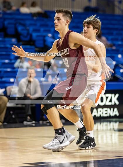 Thumbnail 3 in Benton vs. Warren photogallery.