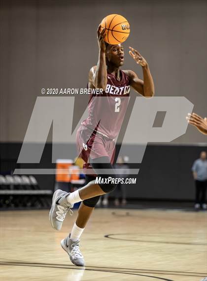 Thumbnail 3 in Benton vs. Warren photogallery.