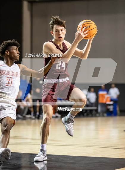 Thumbnail 2 in Benton vs. Warren photogallery.