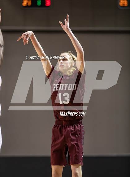 Thumbnail 2 in Benton vs. Warren photogallery.