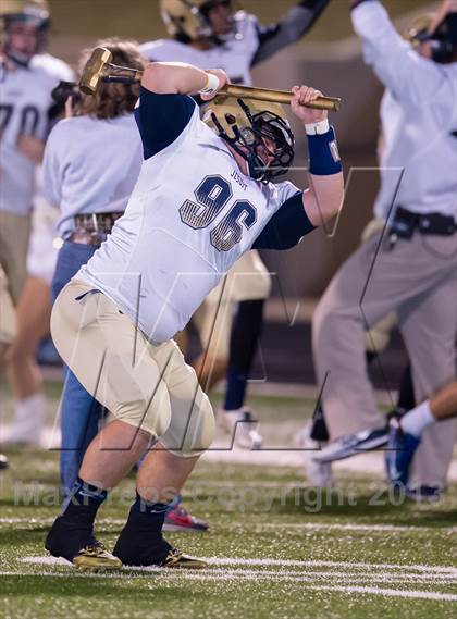 Thumbnail 2 in Plano West vs Dallas Jesuit (UIL 5A Bi-District Playoff) photogallery.