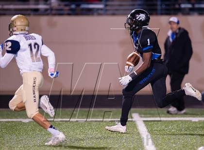 Thumbnail 1 in Plano West vs Dallas Jesuit (UIL 5A Bi-District Playoff) photogallery.