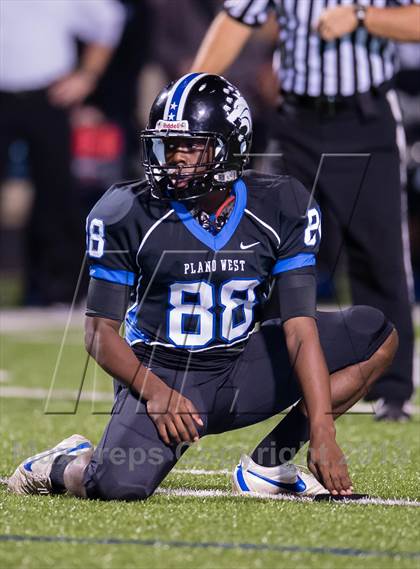 Thumbnail 2 in Plano West vs Dallas Jesuit (UIL 5A Bi-District Playoff) photogallery.