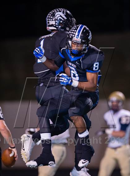 Thumbnail 2 in Plano West vs Dallas Jesuit (UIL 5A Bi-District Playoff) photogallery.