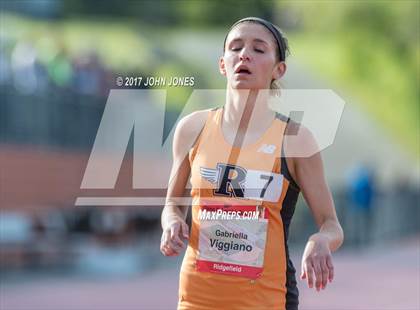 Thumbnail 2 in 50th Annual Loucks Games (Women's 800 Meter Run) photogallery.