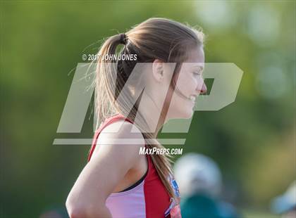 Thumbnail 2 in 50th Annual Loucks Games (Women's 800 Meter Run) photogallery.
