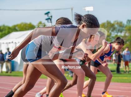 Thumbnail 3 in 50th Annual Loucks Games (Women's 800 Meter Run) photogallery.