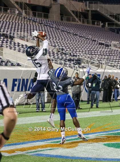 Thumbnail 2 in Apopka vs. Columbus (FHSAA 8A Final) photogallery.