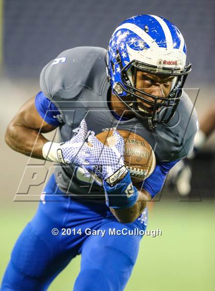 Thumbnail 3 in Apopka vs. Columbus (FHSAA 8A Final) photogallery.