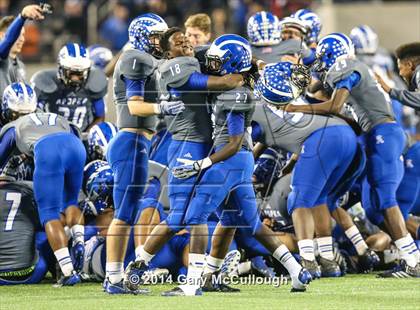 Thumbnail 3 in Apopka vs. Columbus (FHSAA 8A Final) photogallery.
