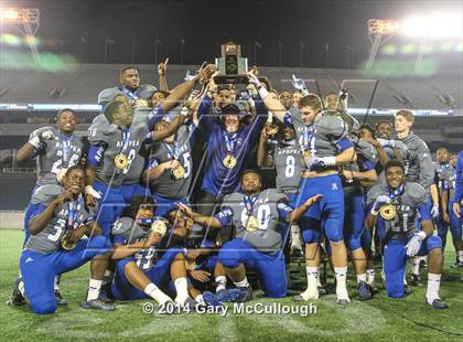 Thumbnail 2 in Apopka vs. Columbus (FHSAA 8A Final) photogallery.
