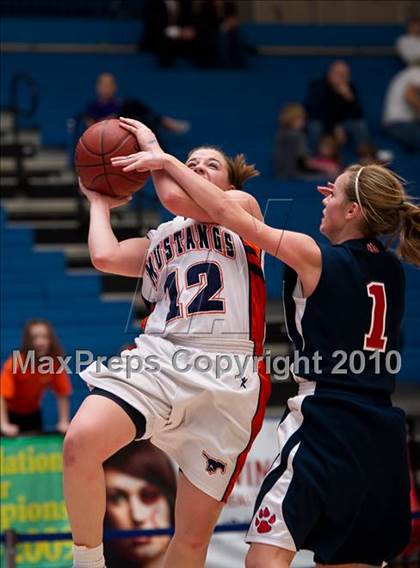 Thumbnail 1 in Mountain Crest vs Woods Cross (Utah 4A Quarterfinal) photogallery.