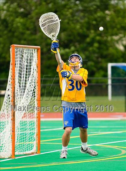 Thumbnail 3 in Irondequoit vs. Jamesville-DeWitt (NYSPHSAA Class B Semifinal) photogallery.