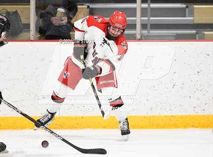 Thumbnail 3 in Tabor vs. Frederick Gunn (Avon Christmas Classic 3rd Place) photogallery.
