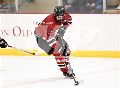Thumbnail 2 in Tabor vs. Frederick Gunn (Avon Christmas Classic 3rd Place) photogallery.