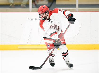 Thumbnail 3 in Tabor vs. Frederick Gunn (Avon Christmas Classic 3rd Place) photogallery.