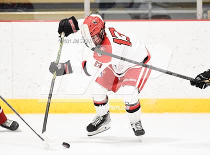 Thumbnail 1 in Tabor vs. Frederick Gunn (Avon Christmas Classic 3rd Place) photogallery.