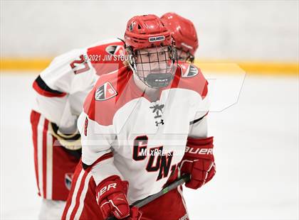 Thumbnail 3 in Tabor vs. Frederick Gunn (Avon Christmas Classic 3rd Place) photogallery.