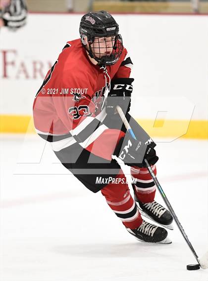 Thumbnail 2 in Tabor vs. Frederick Gunn (Avon Christmas Classic 3rd Place) photogallery.