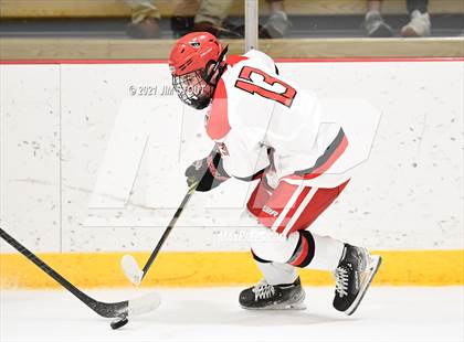 Thumbnail 2 in Tabor vs. Frederick Gunn (Avon Christmas Classic 3rd Place) photogallery.
