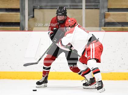 Thumbnail 2 in Tabor vs. Frederick Gunn (Avon Christmas Classic 3rd Place) photogallery.