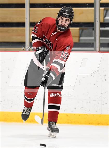 Thumbnail 2 in Tabor vs. Frederick Gunn (Avon Christmas Classic 3rd Place) photogallery.