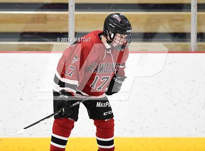 Thumbnail 3 in Tabor vs. Frederick Gunn (Avon Christmas Classic 3rd Place) photogallery.