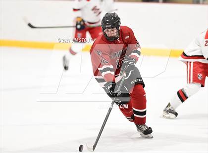 Thumbnail 3 in Tabor vs. Frederick Gunn (Avon Christmas Classic 3rd Place) photogallery.