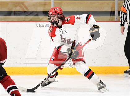 Thumbnail 3 in Tabor vs. Frederick Gunn (Avon Christmas Classic 3rd Place) photogallery.