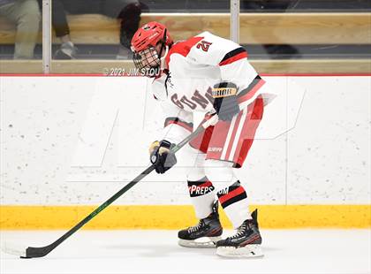 Thumbnail 2 in Tabor vs. Frederick Gunn (Avon Christmas Classic 3rd Place) photogallery.