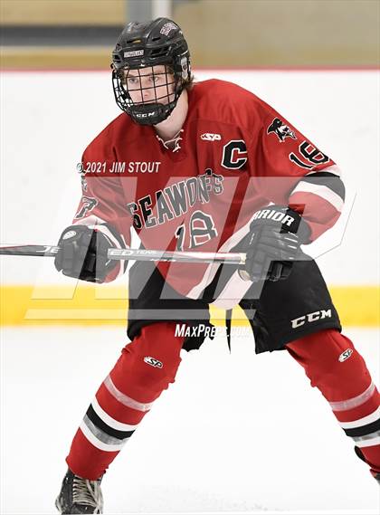 Thumbnail 2 in Tabor vs. Frederick Gunn (Avon Christmas Classic 3rd Place) photogallery.