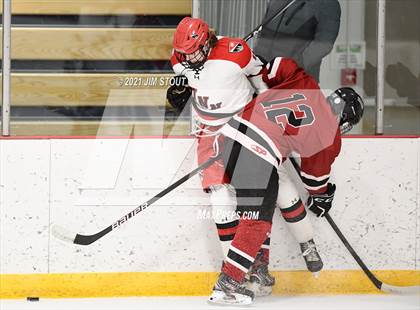 Thumbnail 1 in Tabor vs. Frederick Gunn (Avon Christmas Classic 3rd Place) photogallery.