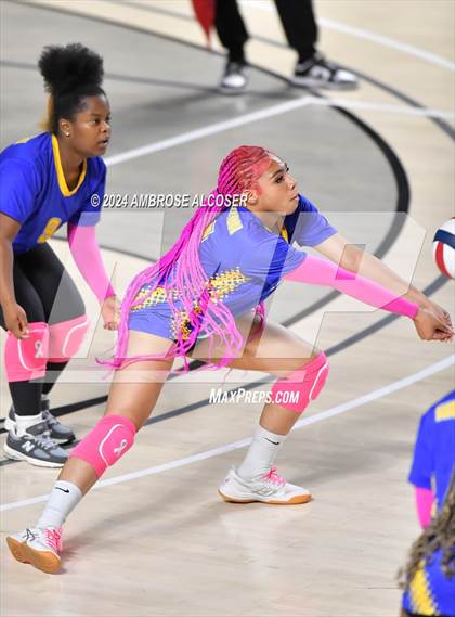 Thumbnail 2 in Washington vs. Houston Young Women's College Preparatory Academy photogallery.