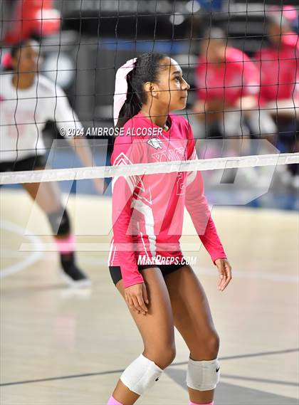 Thumbnail 2 in Washington vs. Houston Young Women's College Preparatory Academy photogallery.
