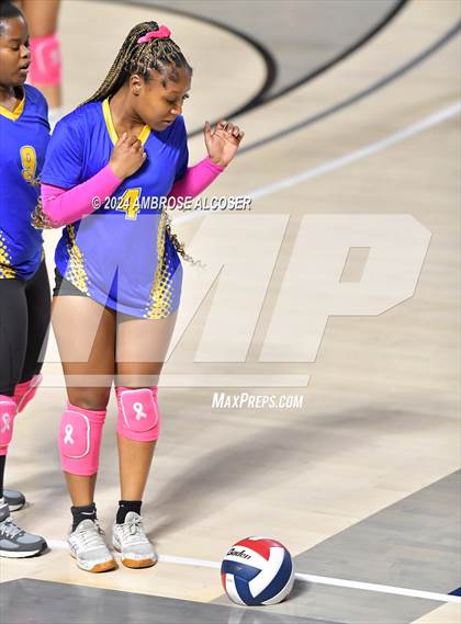 Thumbnail 3 in Washington vs. Houston Young Women's College Preparatory Academy photogallery.