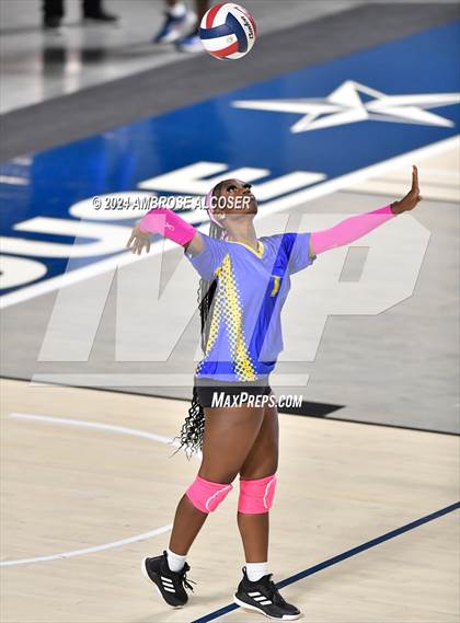 Thumbnail 3 in Washington vs. Houston Young Women's College Preparatory Academy photogallery.