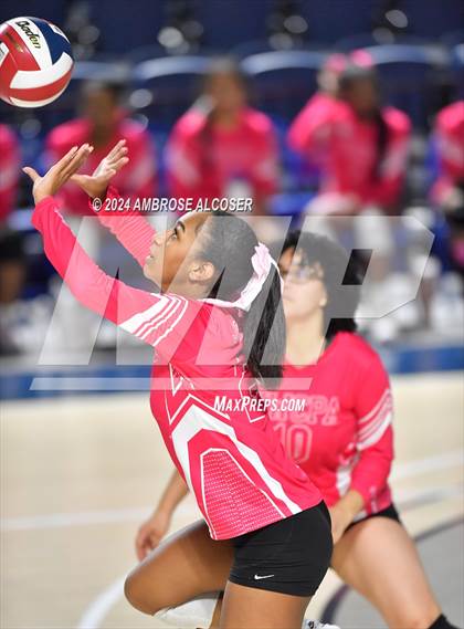 Thumbnail 2 in Washington vs. Houston Young Women's College Preparatory Academy photogallery.