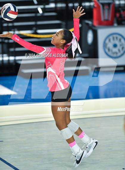 Thumbnail 2 in Washington vs. Houston Young Women's College Preparatory Academy photogallery.