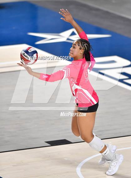 Thumbnail 1 in Washington vs. Houston Young Women's College Preparatory Academy photogallery.